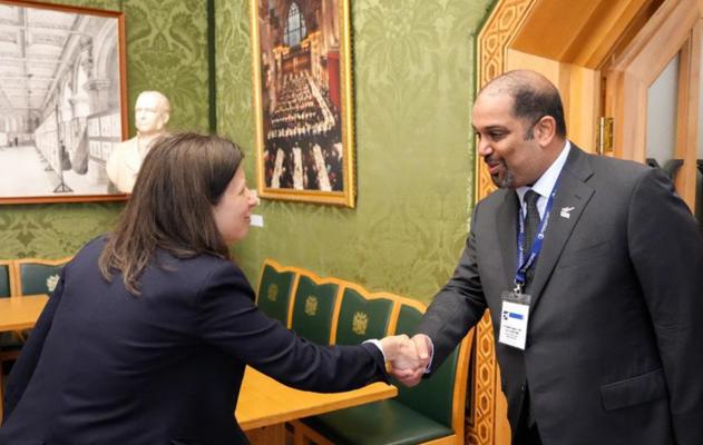 معالي وزير المالية والاقتصاد الوطني يجتمع مع البارونة جوان بن وزيرة الخزانة في وزارة المالية البريطانية 